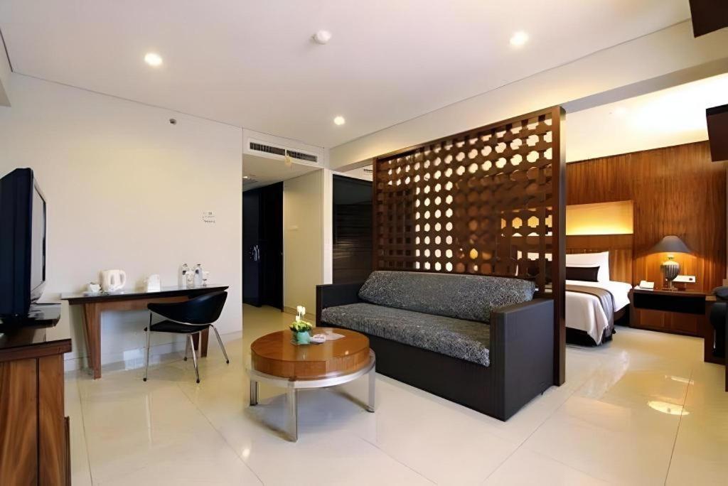 Mitra Bandung Hotel Exterior foto