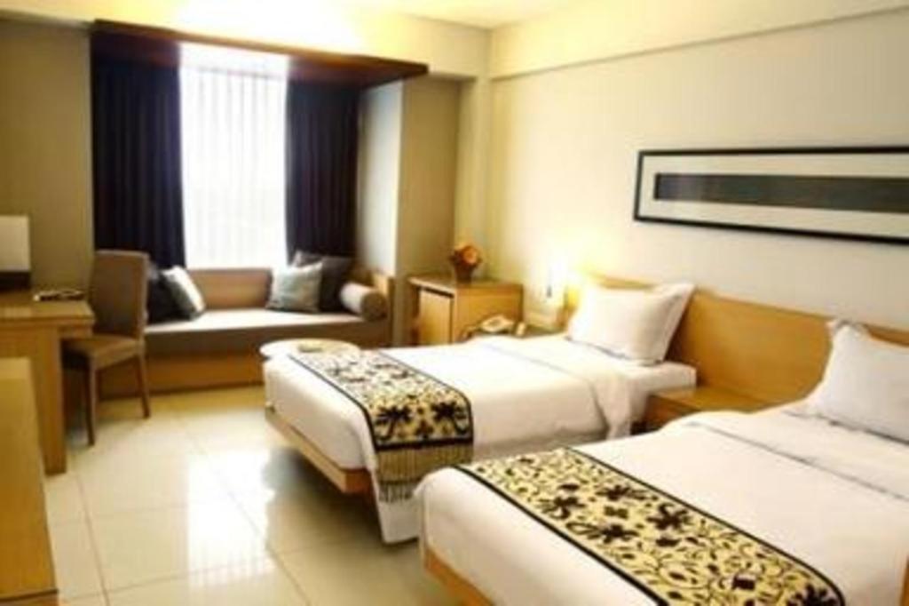 Mitra Bandung Hotel Exterior foto