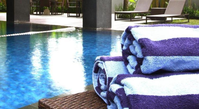 Mitra Bandung Hotel Exterior foto