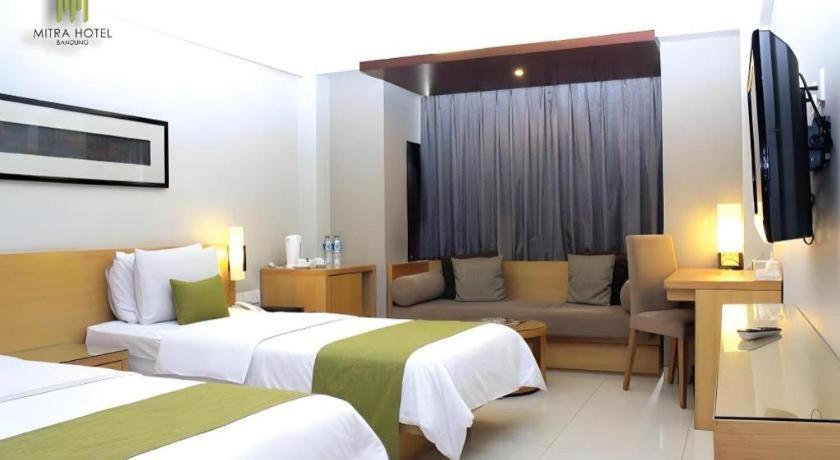 Mitra Bandung Hotel Exterior foto