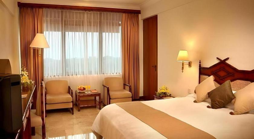 Mitra Bandung Hotel Exterior foto
