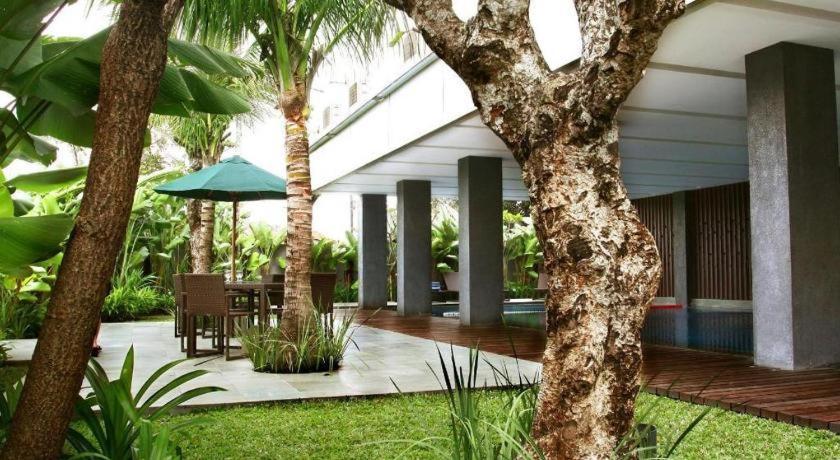 Mitra Bandung Hotel Exterior foto